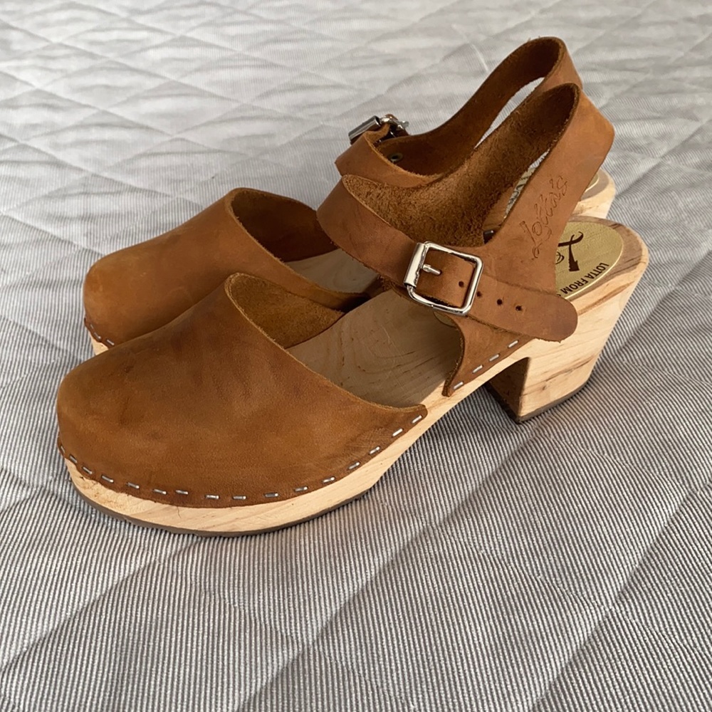 NWOT Lotta wood leather clogs